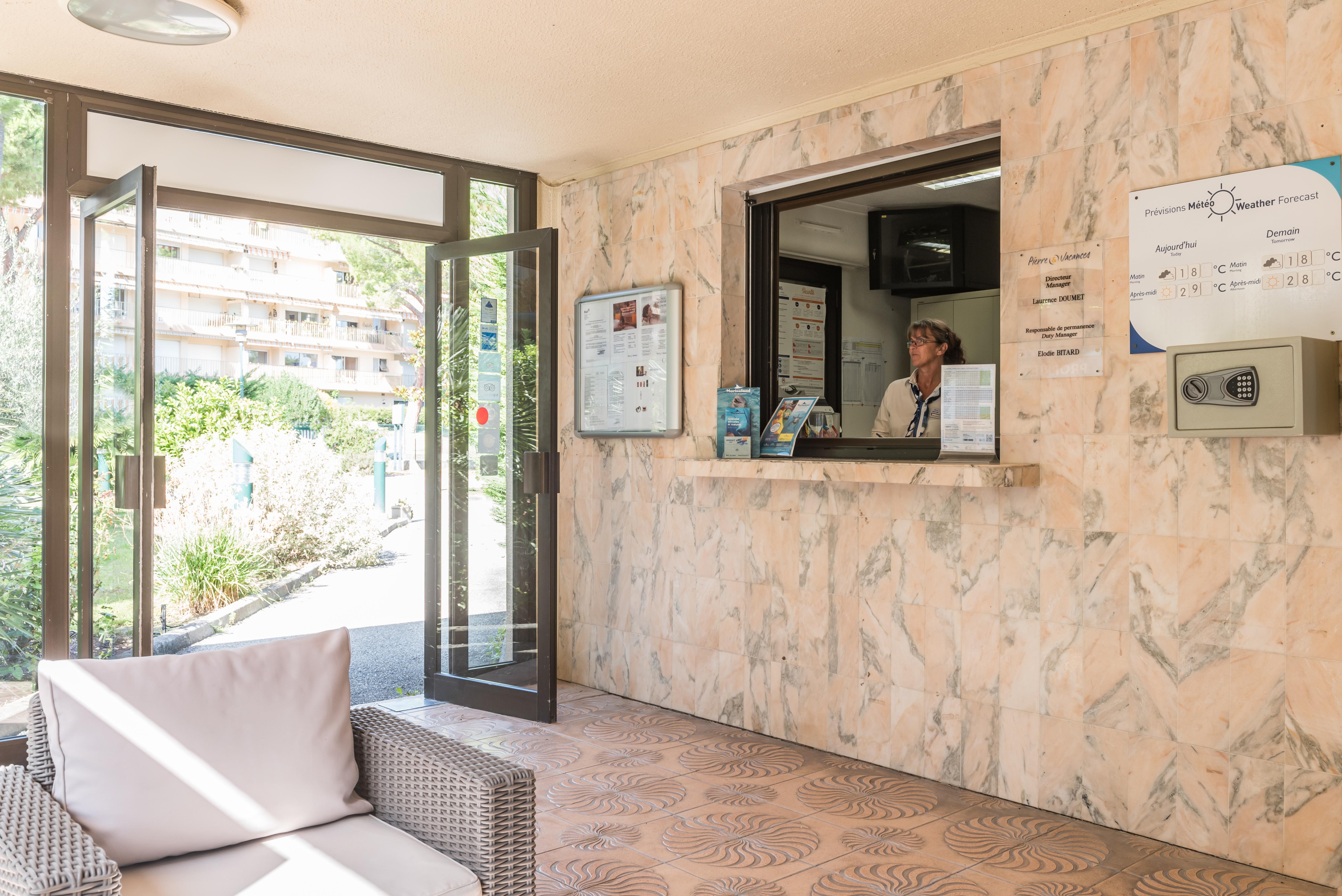 Residence Pierre & Vacances Les Jardins Ombrages Mandelieu エクステリア 写真